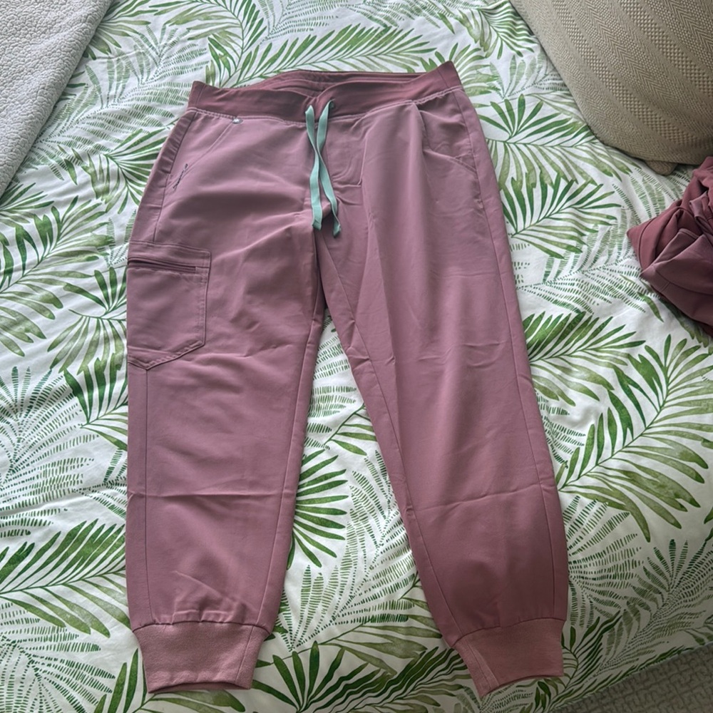 Pink figs Jogger Pants with Pocket